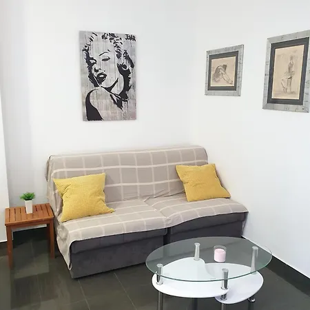 Olivija Apartment Nin Exterior photo